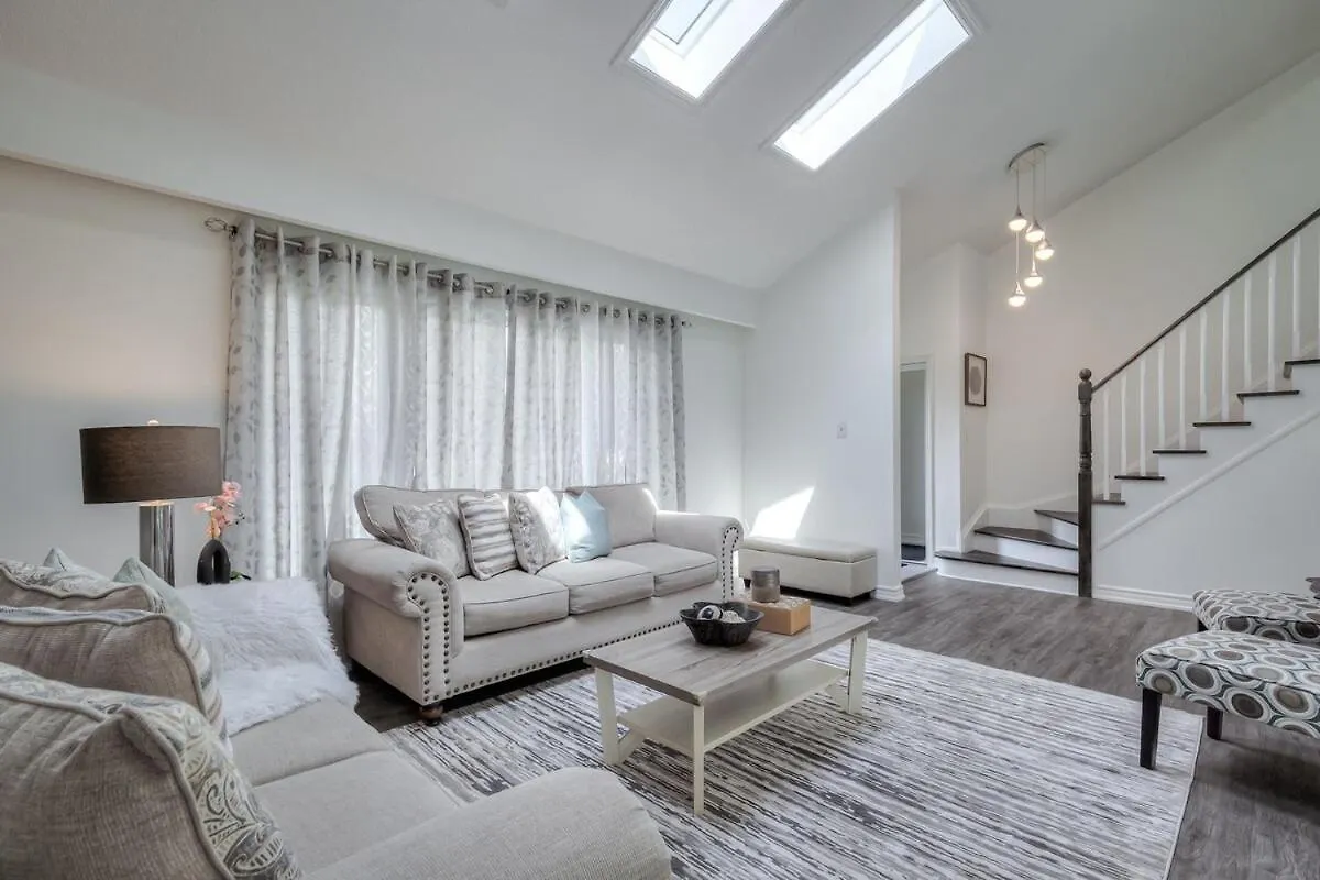 Modern Designed 3Br Lavish Villa Toronto Canada