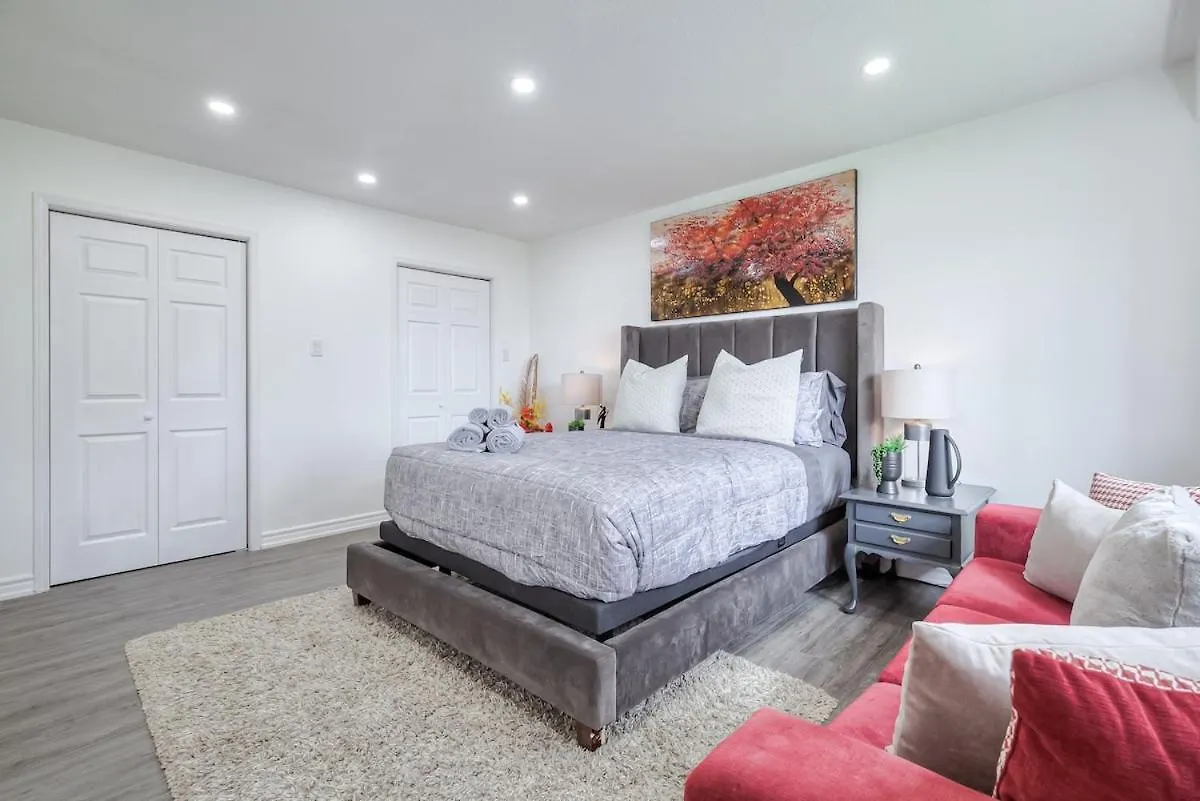 Modern Designed 3Br Lavish Villa Toronto
