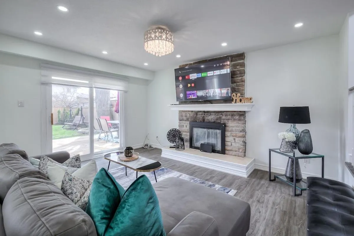 Modern Designed 3Br Lavish Villa Toronto