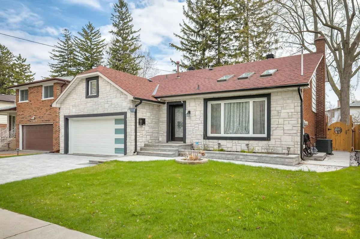 Modern Designed 3Br Lavish Villa Toronto
